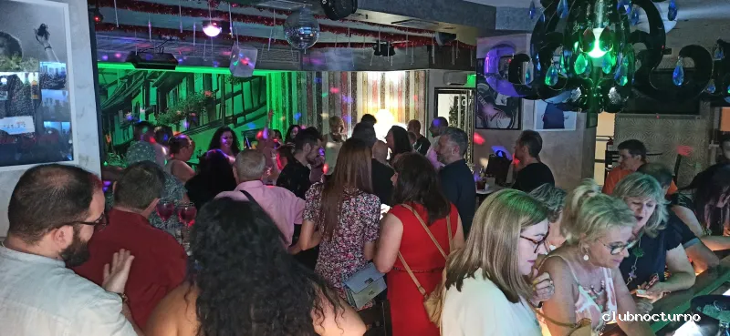 Aura copas linares pub