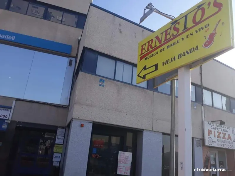 ERNESTO´S PUB VIEJA BANDA