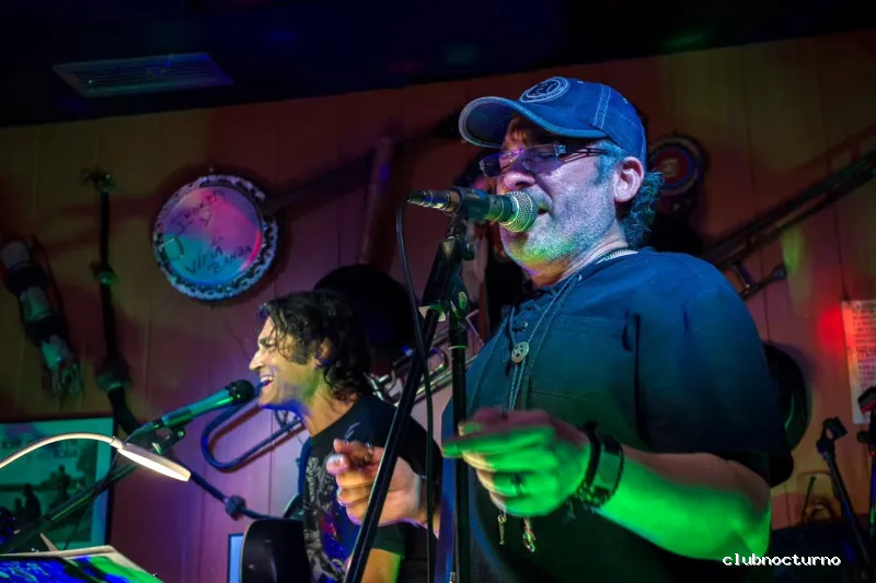 ERNESTO´S PUB VIEJA BANDA