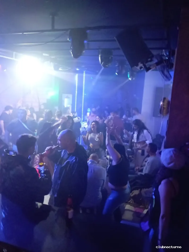 DISCOTECA LATINA LA BAHÍA