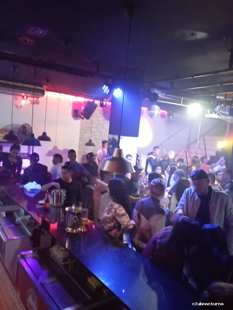 DISCOTECA LATINA LA BAHÍA