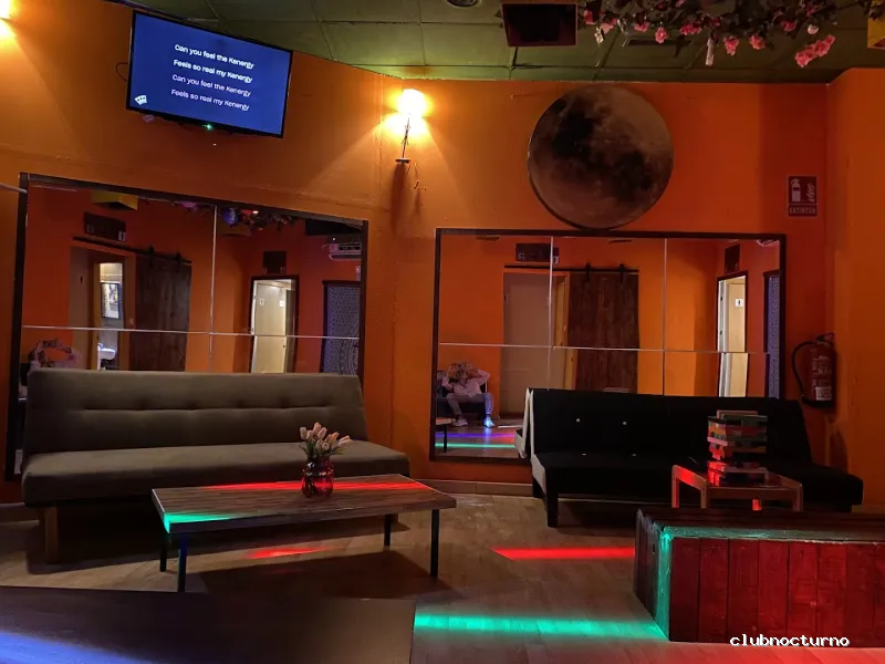 Karaoke Club | Miky House Valencia