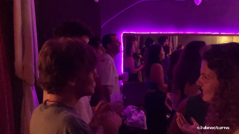 Karaoke Club | Miky House Valencia