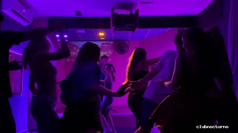 Karaoke Club | Miky House Valencia