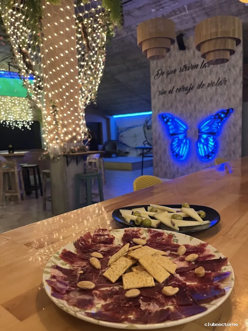 Pub The Butterfly Beach Club