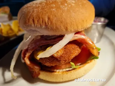 Retro Bar & Restaurant