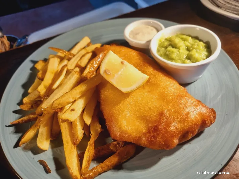 Retro Bar & Restaurant