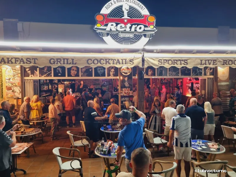 Retro Bar & Restaurant