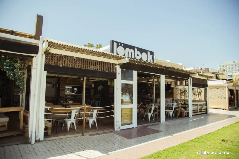 Lombok food + drinks + club