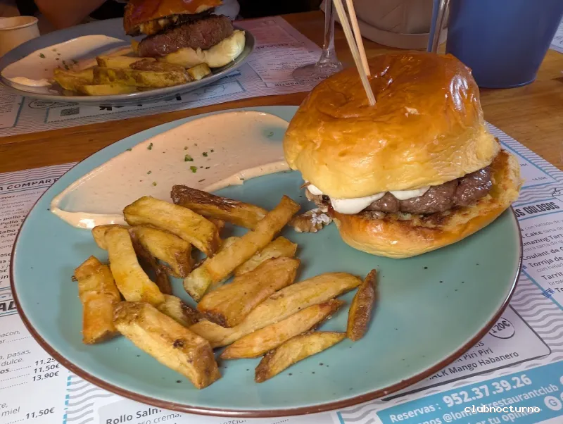 Lombok food + drinks + club