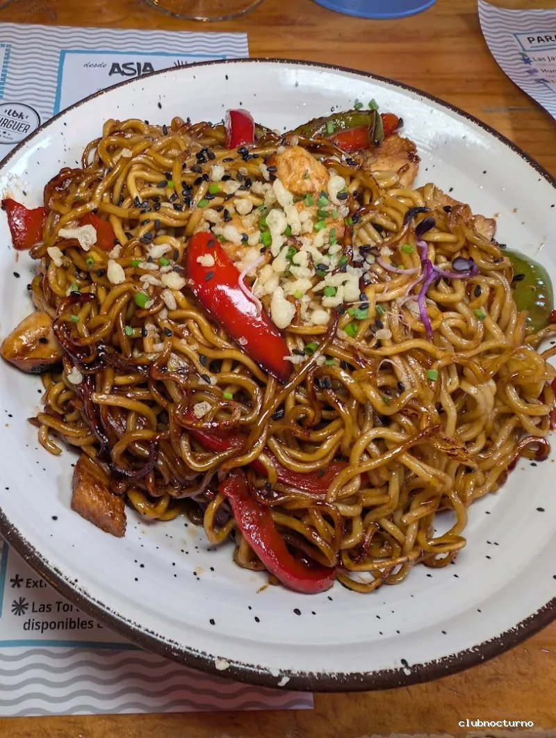 Lombok food + drinks + club