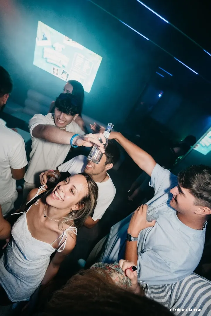 Manhattan Benidorm - Shisha Lounge Pub