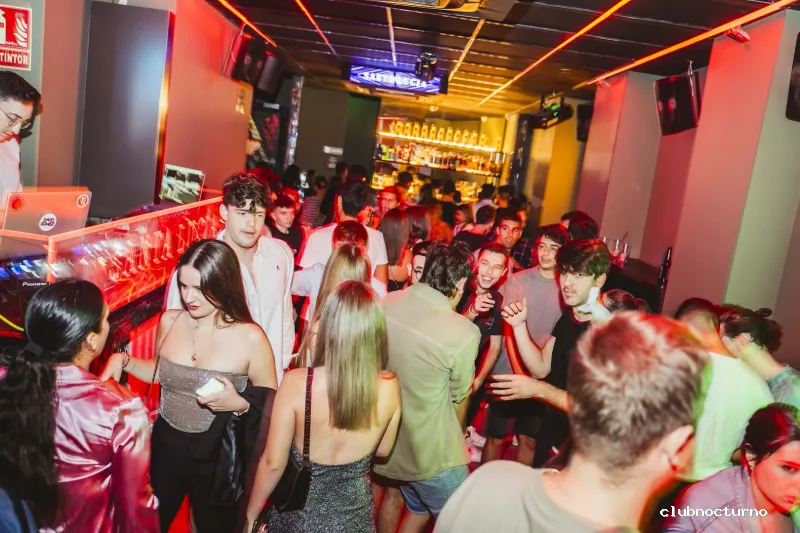 Sala Santa Lucía - Pub