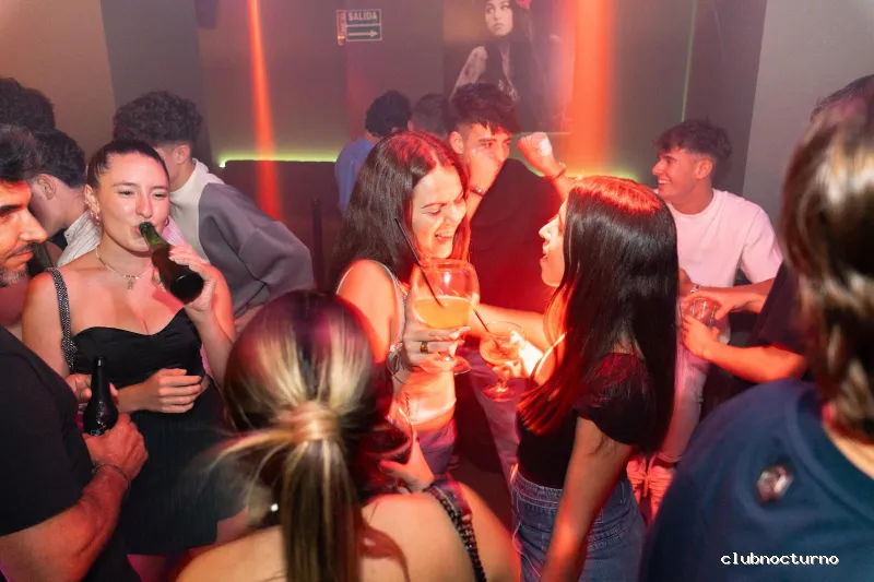 Sala Santa Lucía - Pub