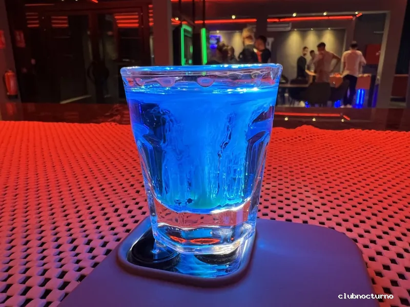 X-UNITED BILLARES PUB