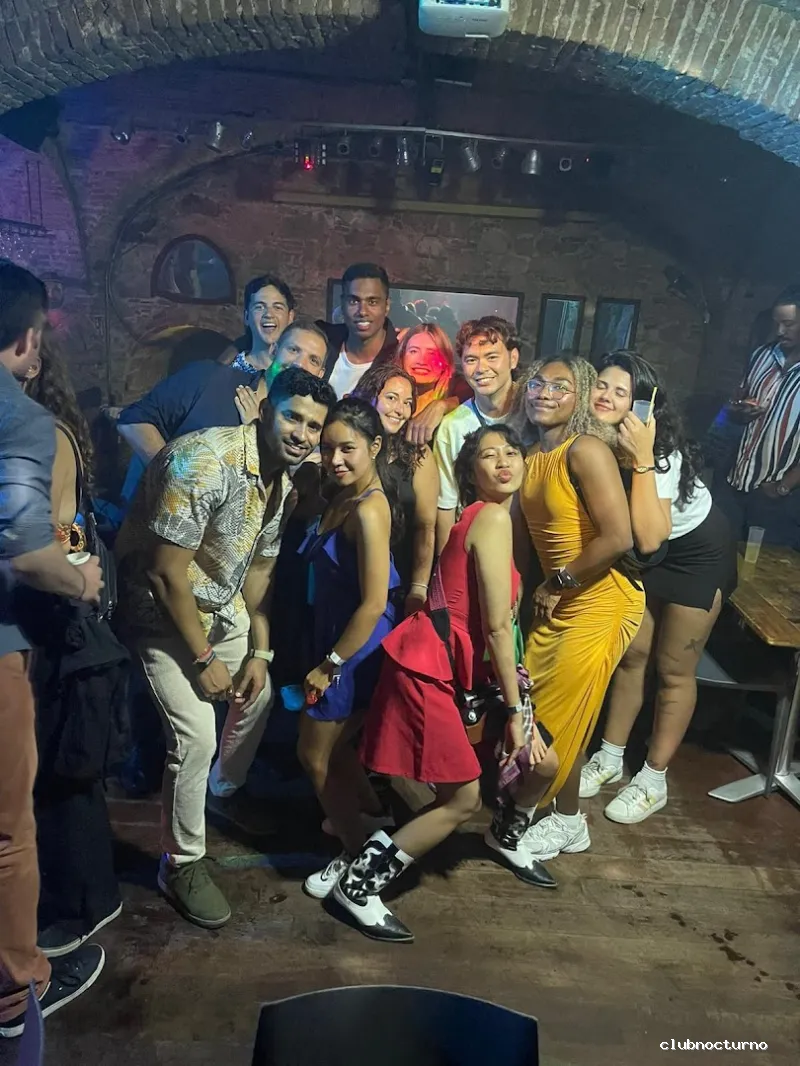 Pub Crawl Barcelona by E-VOLVE