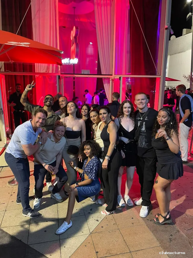 Pub Crawl Barcelona by E-VOLVE