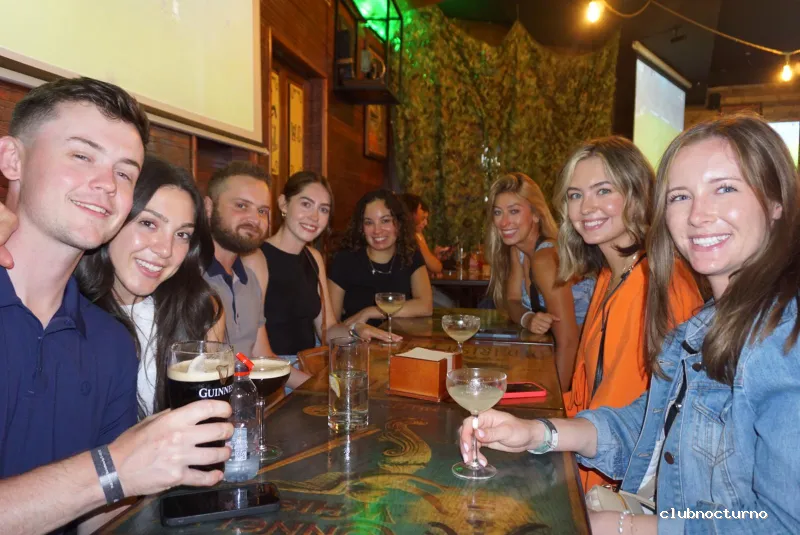 Pub Crawl Barcelona by E-VOLVE