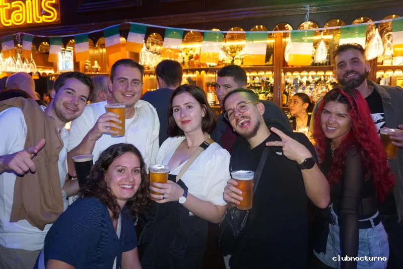 Pub Crawl Barcelona by E-VOLVE