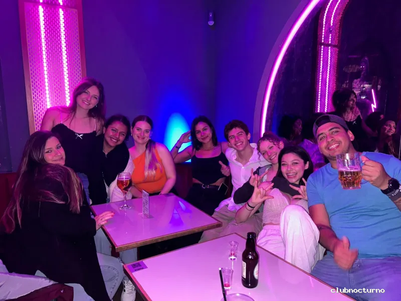 Pub Crawl Barcelona by E-VOLVE