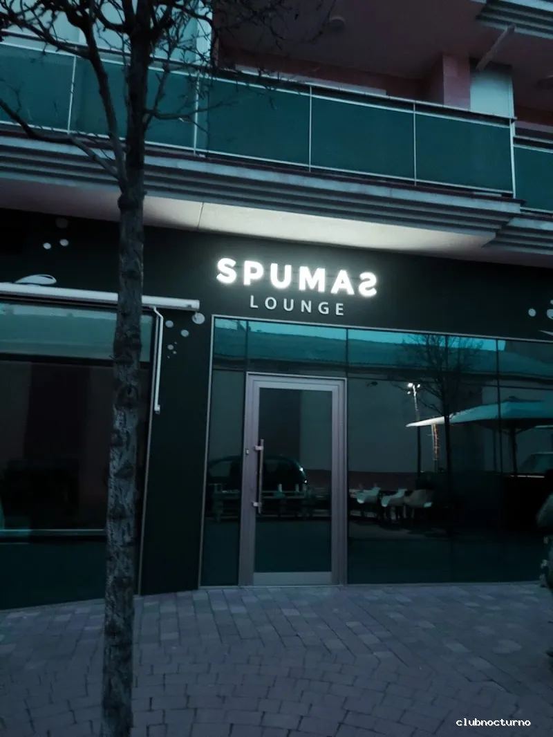 Spumas Lounge
