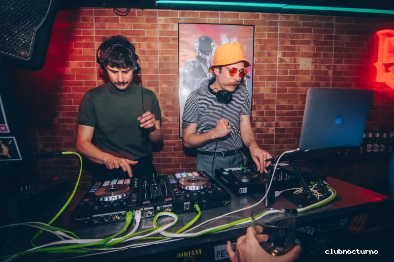 Pub La RADIO - Pop, Rock, Indie