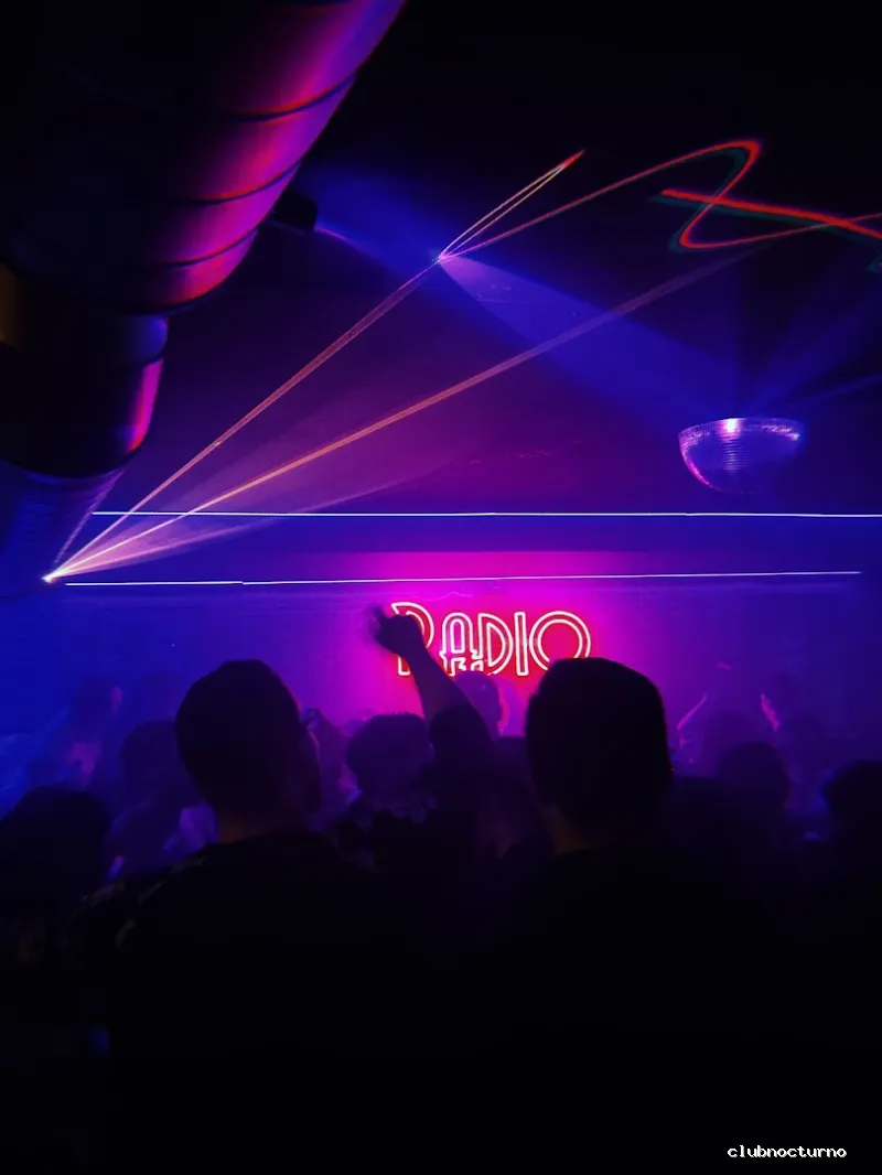 Pub La RADIO - Pop, Rock, Indie