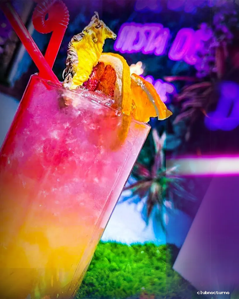 Hibou Shishas & Cocktails