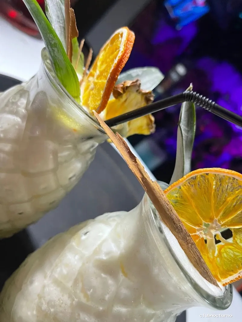 Hibou Shishas & Cocktails