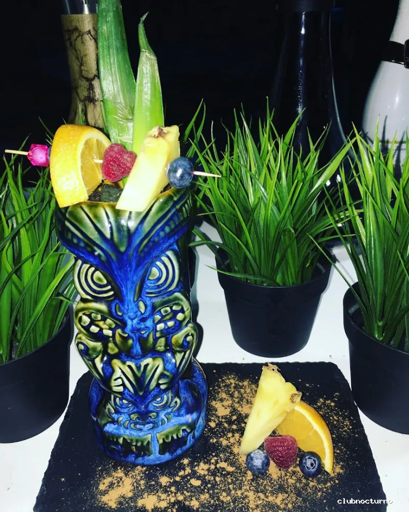 Hibou Shishas & Cocktails