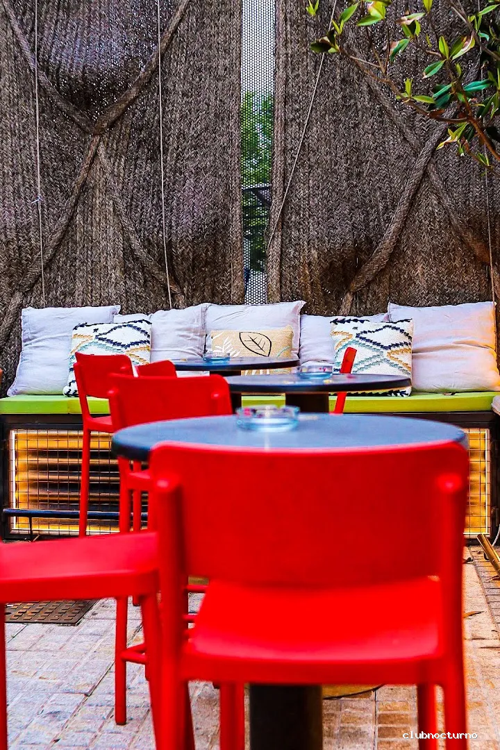 Bar DECACHÉ TABLERO