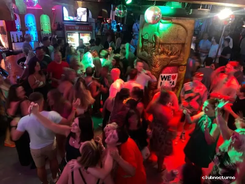 80s 90s 00s Bar and Club