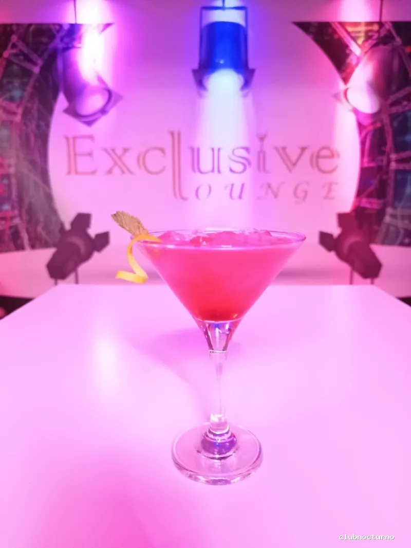 Exclusive Lounge