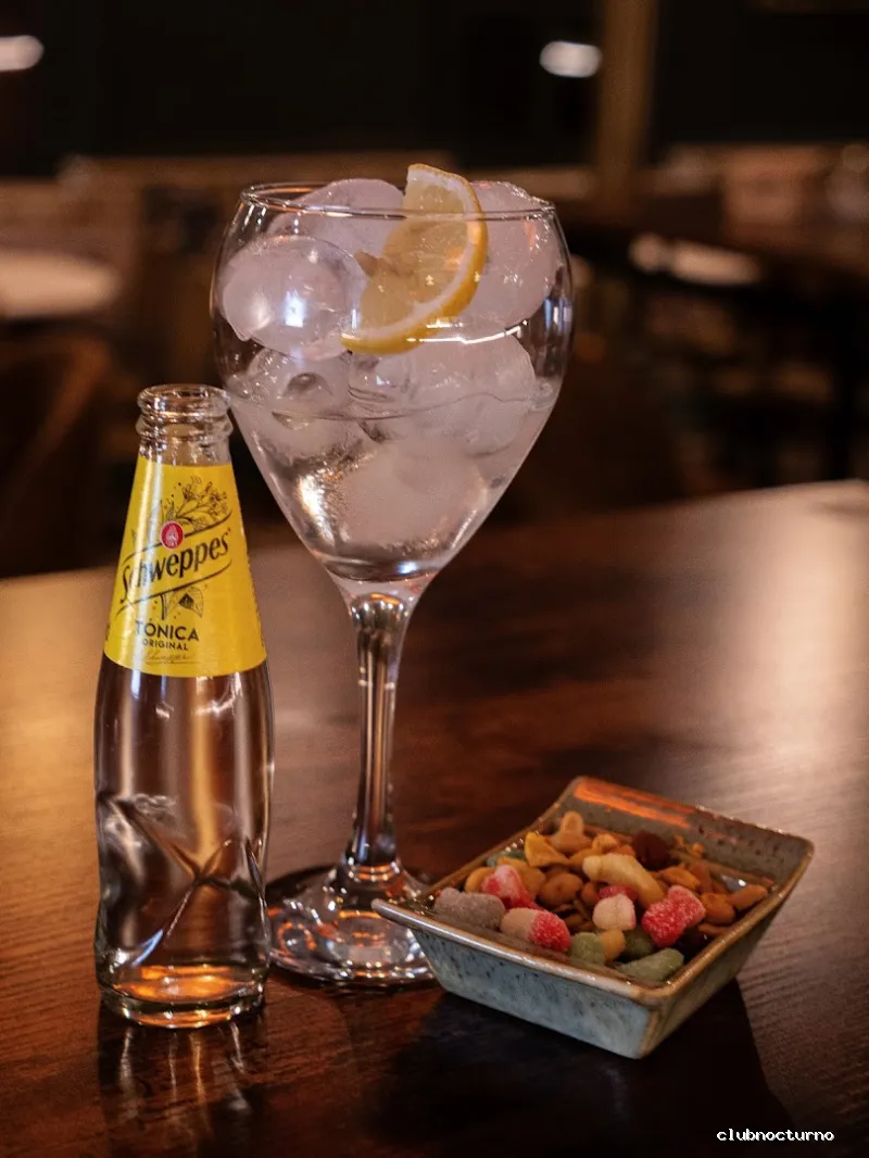 LA BOTA DE ORO Café & Copas