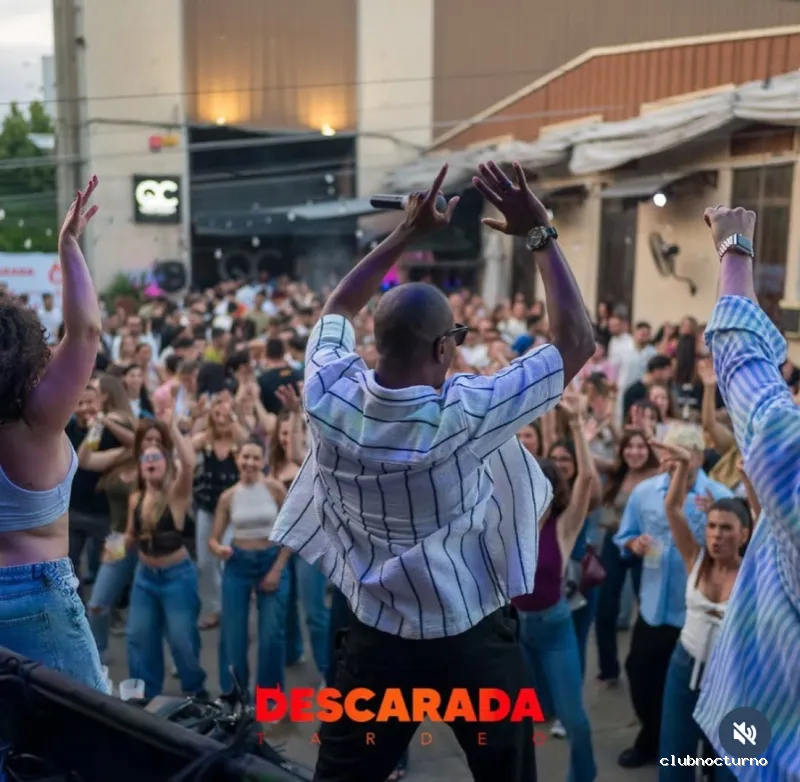 DESCARADA TARDEO - AL AIRE LIBRE