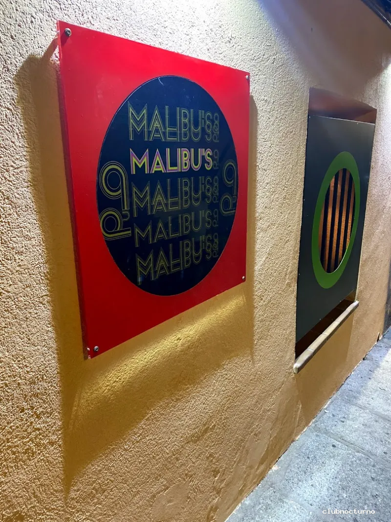 Malibu's pub