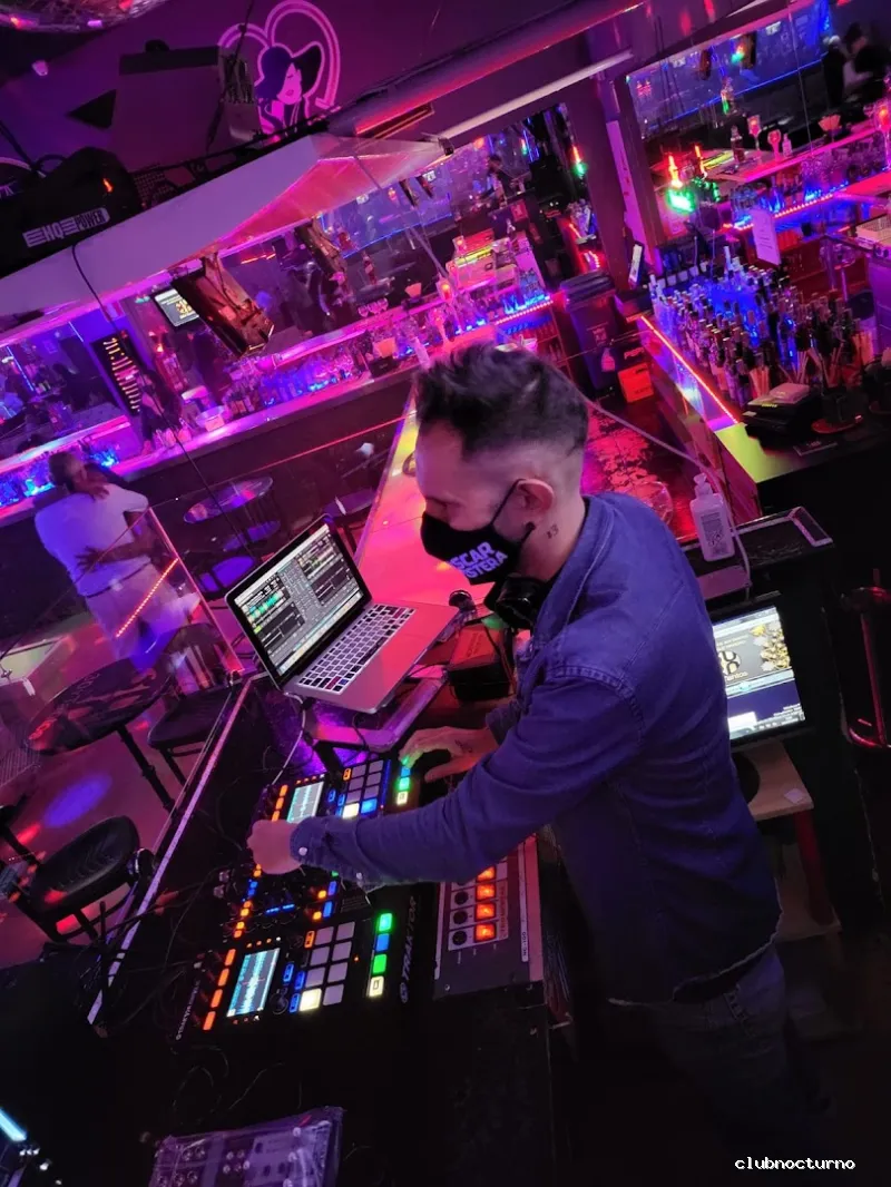 Discoteca treinta y tantos