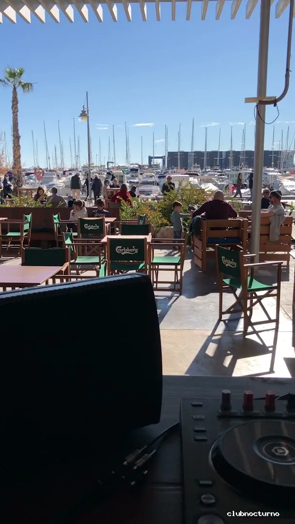 Saint James Santa Pola Urban Bar