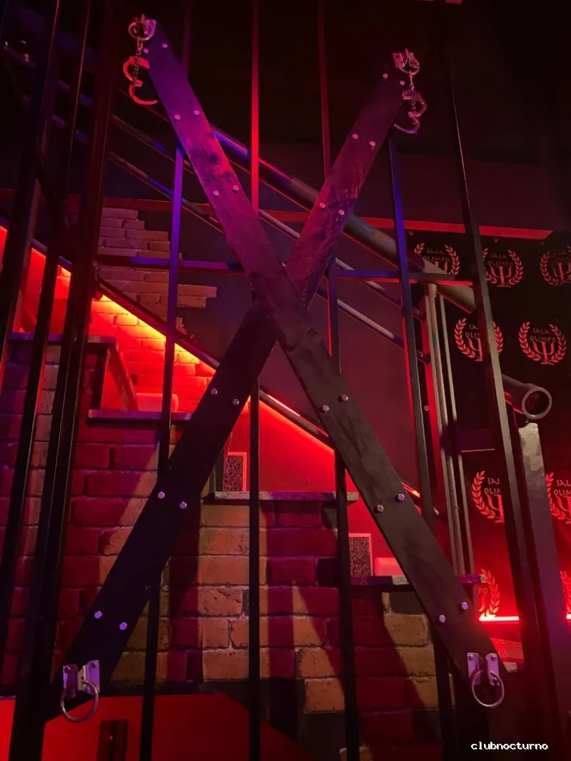 Sala Olimpo Local Liberal Swinger