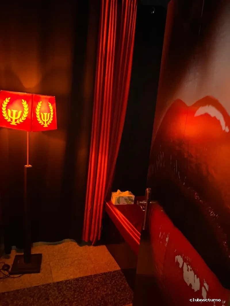 Sala Olimpo Local Liberal Swinger