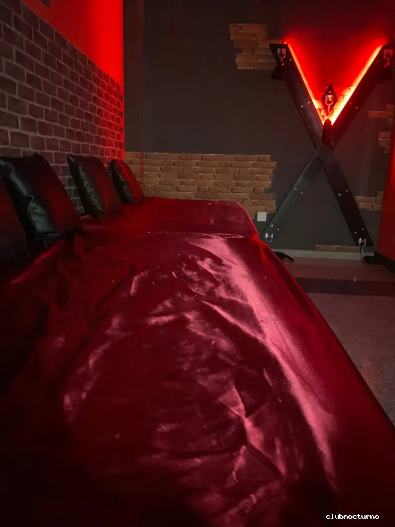 Sala Olimpo Local Liberal Swinger