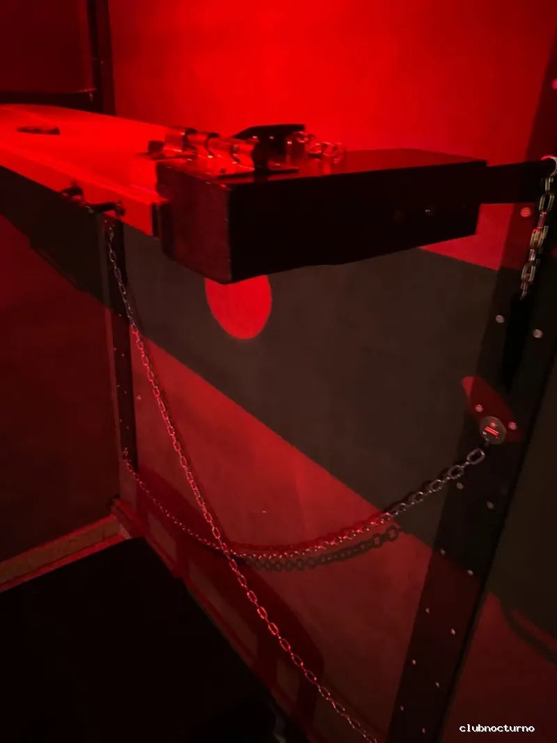 Sala Olimpo Local Liberal Swinger