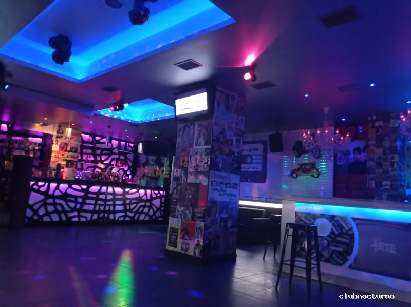 LA CHICA DE AYER (Bar Musical)