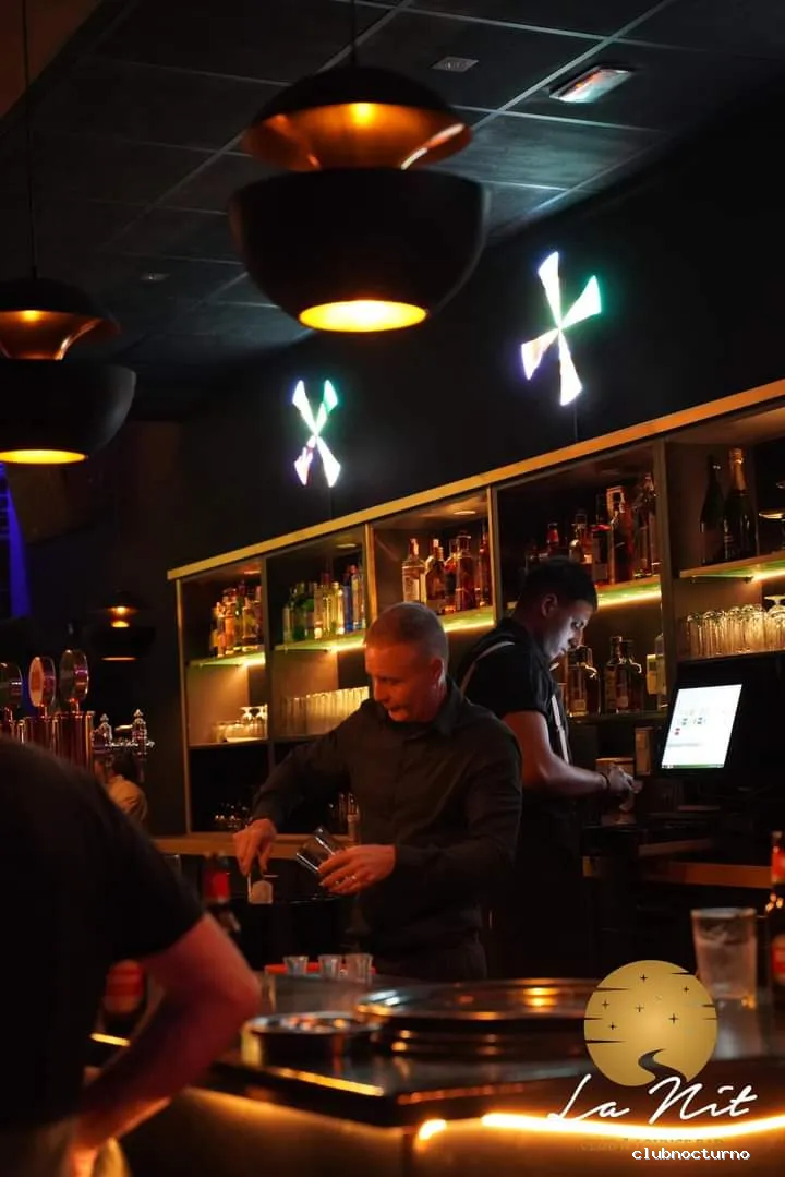 LA NIT CLUB & LOUNGE BAR