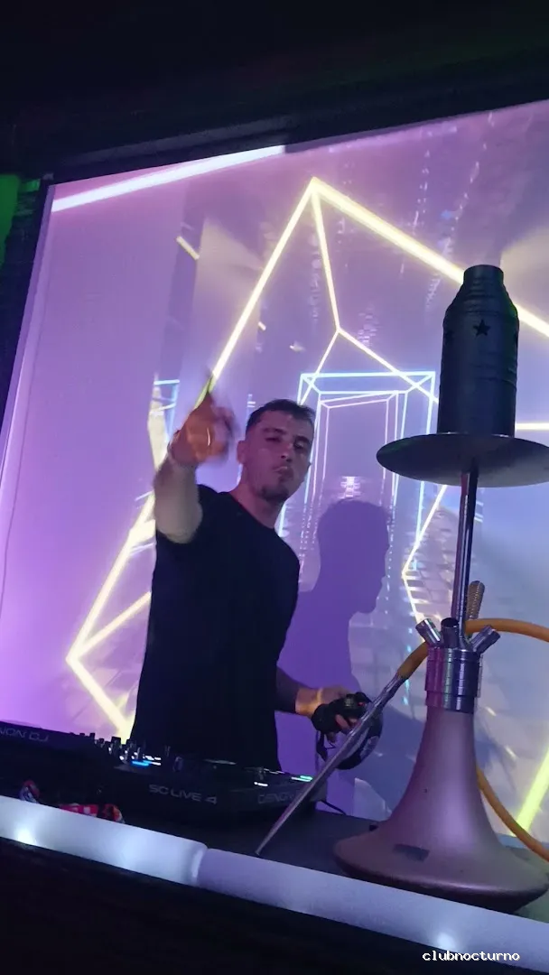 LA NIT CLUB & LOUNGE BAR