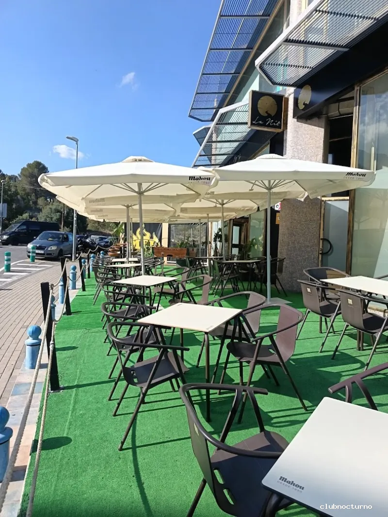 LA NIT CLUB & LOUNGE BAR