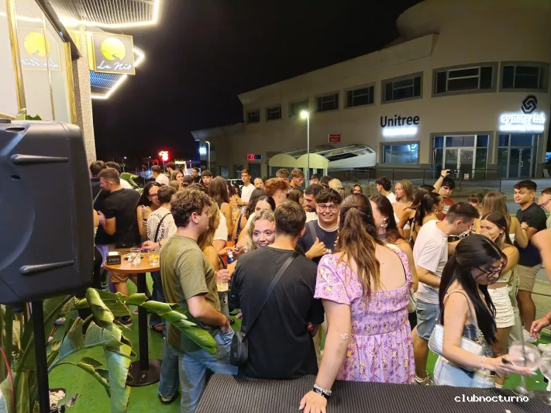 LA NIT CLUB & LOUNGE BAR