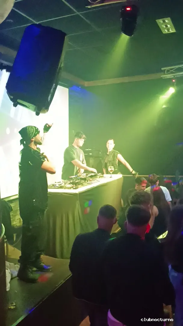 LA NIT CLUB & LOUNGE BAR