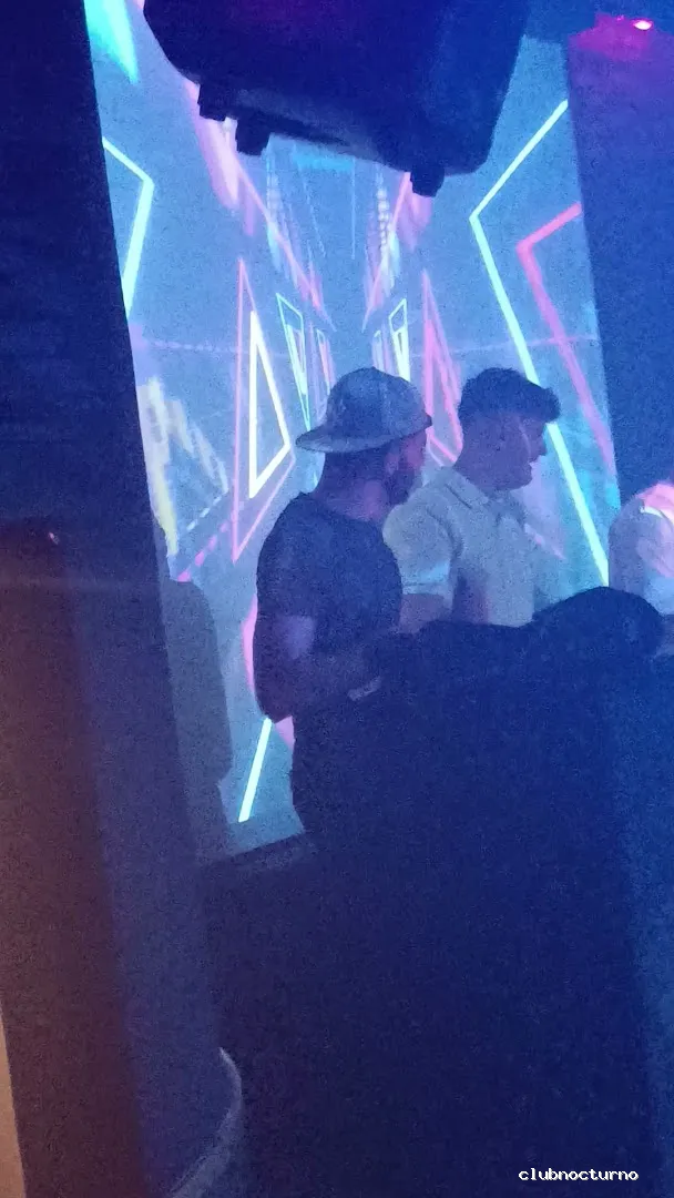 LA NIT CLUB & LOUNGE BAR