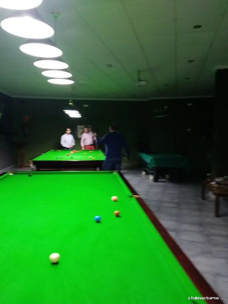 Touching Cloth Snooker Lounge